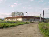 l'edificio esagonale che ospita la Scuola Media GB De Rolandis