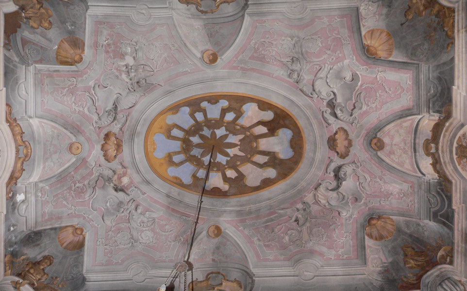 Gli affreschi della volta del Salone Rosso del Castello