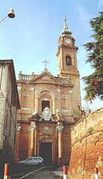 la facciata della chiesa parrocchiale di Castell'Alfero