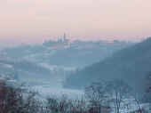 tramonto su Castell'Alfero imbiancato da una nevicata